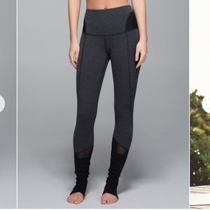 Lululemon Devi yoga leggings Heathered speckled black/black stirrups